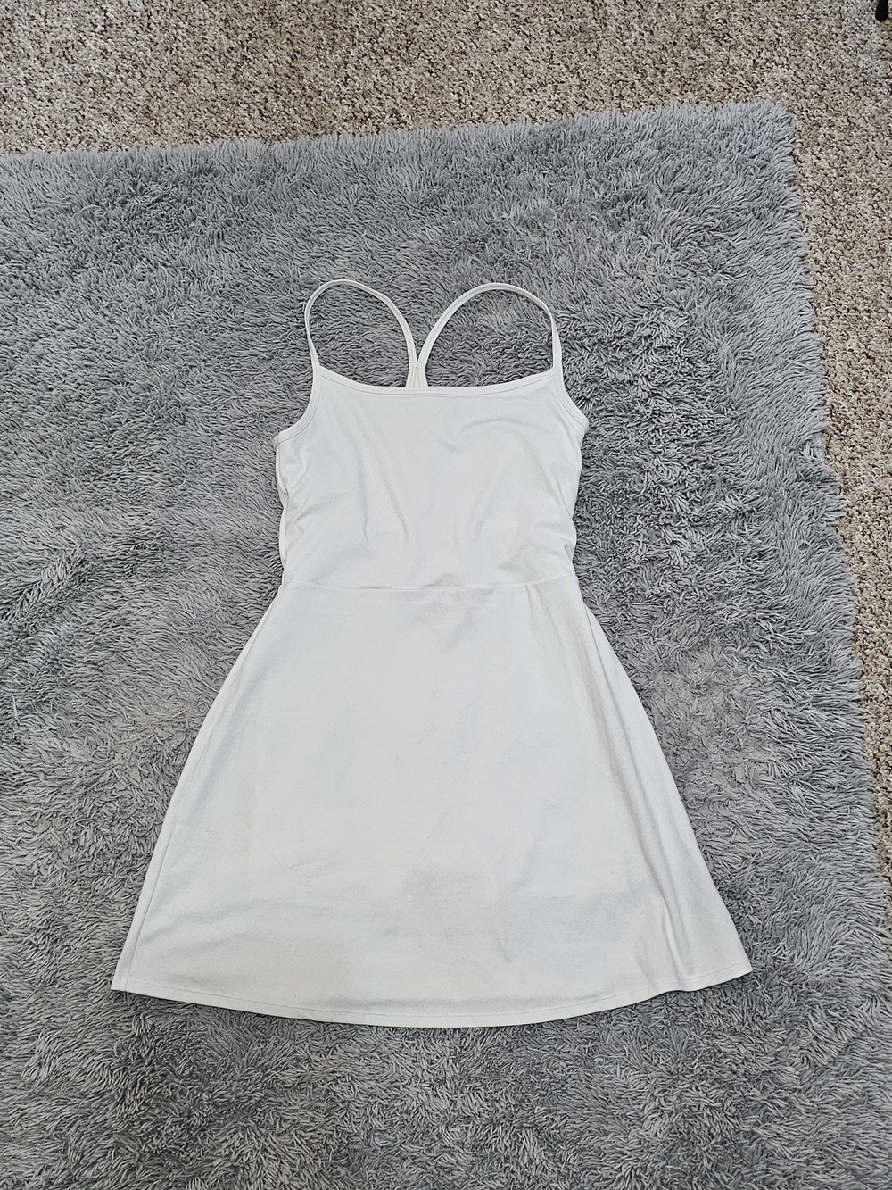 GAP White Razorback Tennis/athletic Dress Sz S Has Built In Short & Bra
